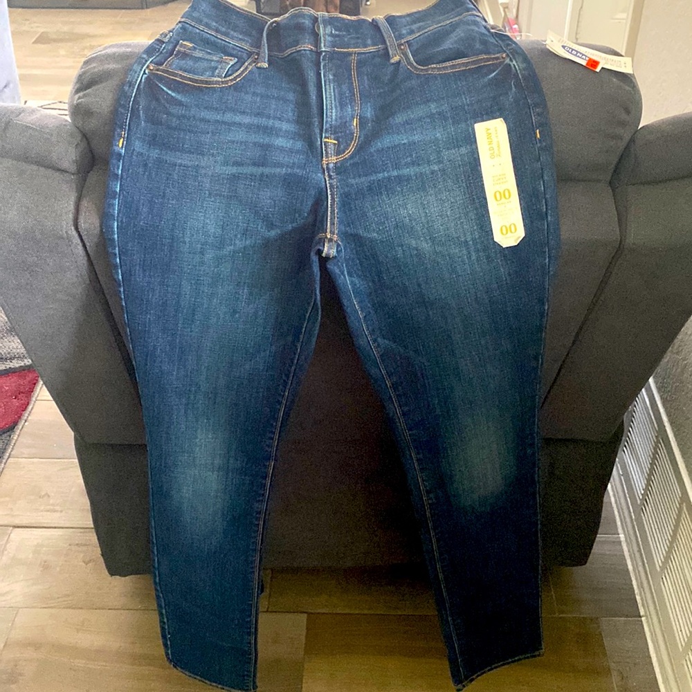 Old Navy’s Curvy Profile   Mid-Rise